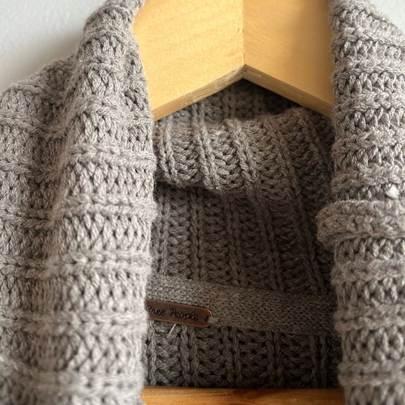 Free People Cocoa sweater in grey - Picture 6 of 8